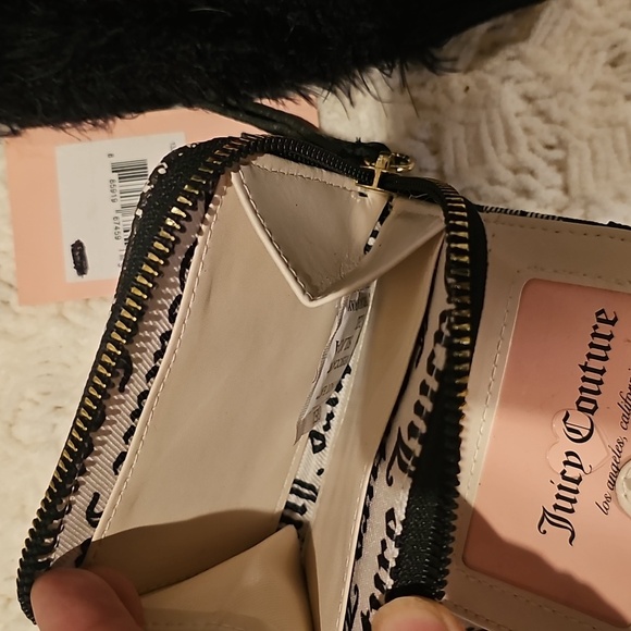 Juicy Couture Beanie And Wallet - Picture 8 of 8